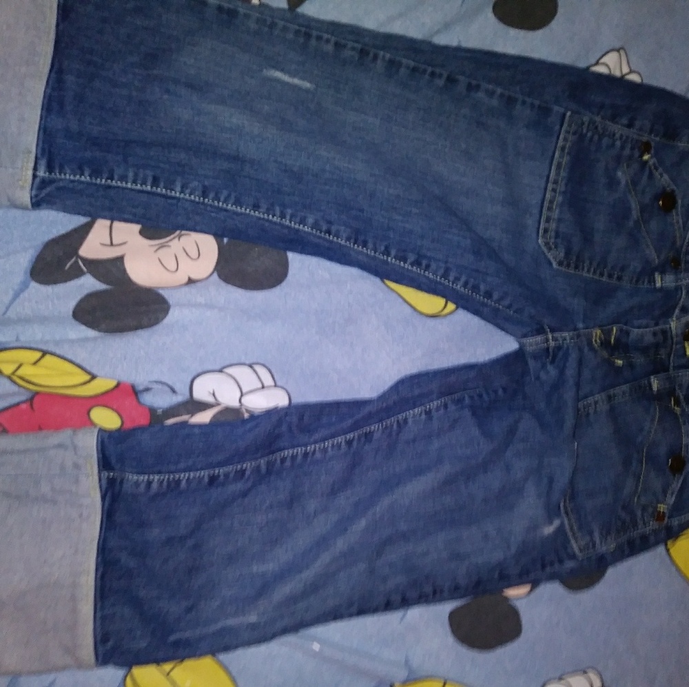Loose blue jean capris